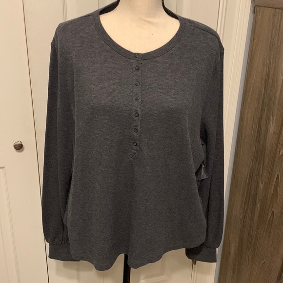 Treasure & Bond Woman’s Plus Top - Picture 1 of 7